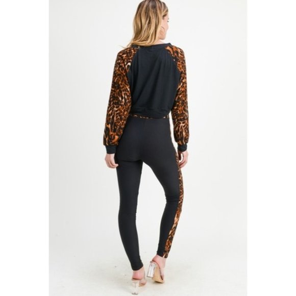 Women's Leopard Prt Long Sleeve Crew Neck Crop TOP - Picture 4 of 5
